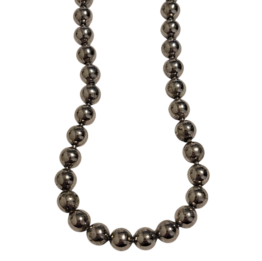 Avon Vintage Jewelry Necklace Small Round Silver Metal Ball Minimalist Chain - Picture 4 of 7